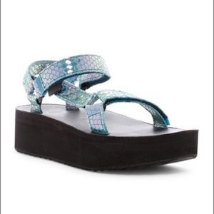 Teva Universal Flatform Iridescent Sandal size 8